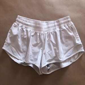 Lululemon Hotty Hot short. LR. 2.5”. Size 4